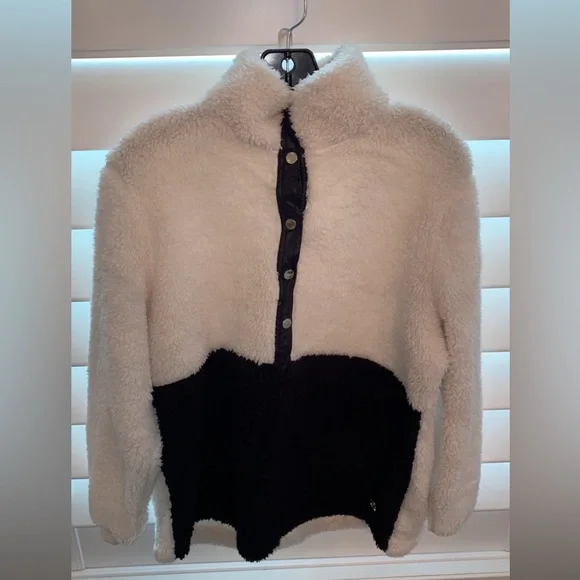 Women’s Sherpa - Picture 1 of 1